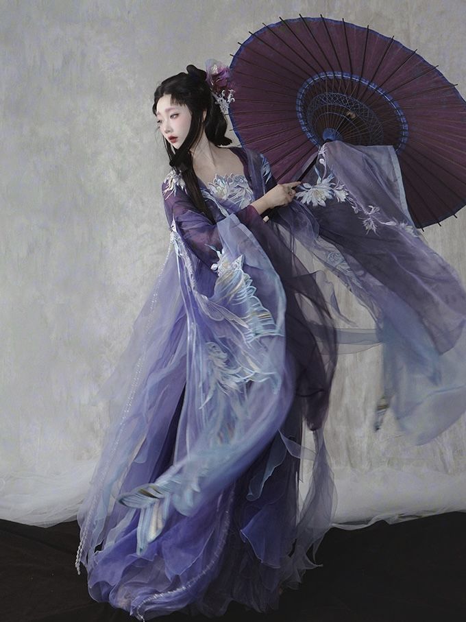 The Significance of Red Hanfu in Chinese New Year Celebrations