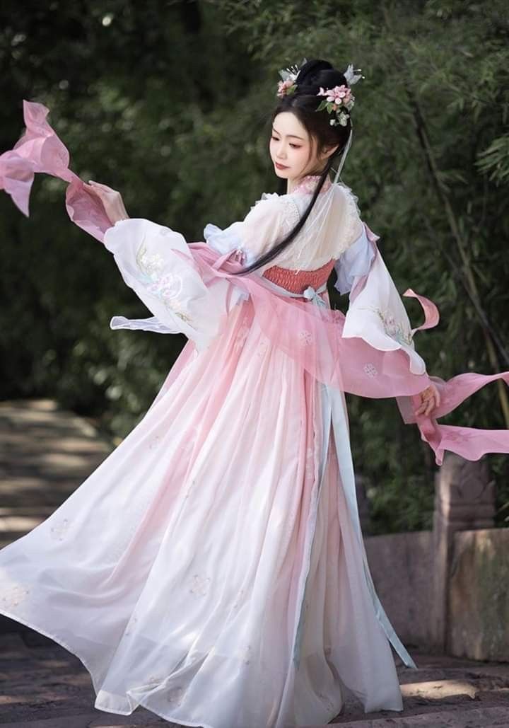 Original Hanfu Fashion:A Journey Through the 150th Collection