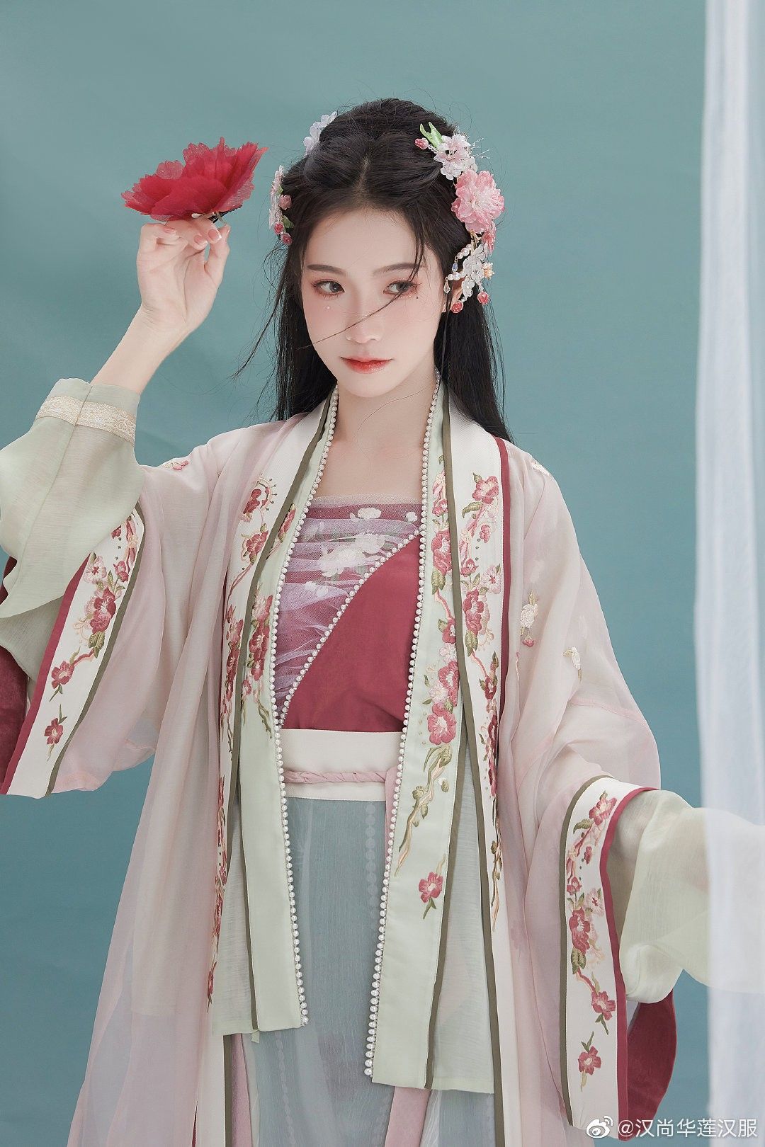 Redesigning Cheongsam for Petite Women with a Focus on Belly Coverage
