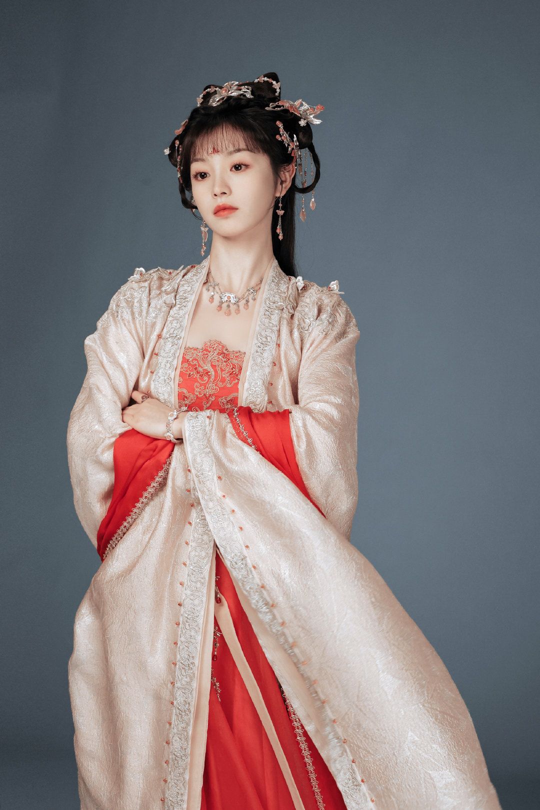 The斜襟汉服Suite:A Blend of Traditional Elegance and Modern Charm