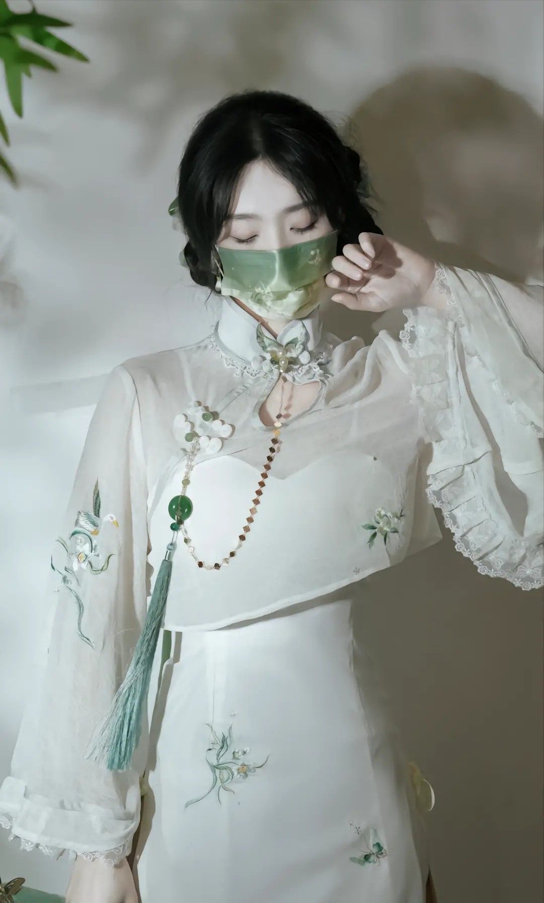 Elegant Girls in Hanfu:The Spring and Autumn Journey Elegant Girls in Hanfu:The Spring and Autumn Journey