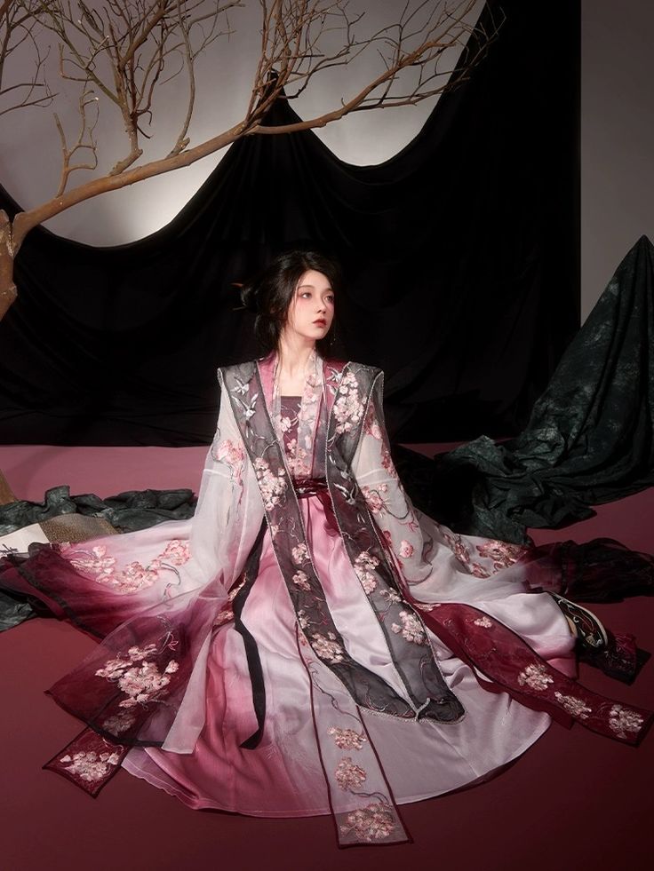Winter Qipao Fashion:A Guide to Styling Traditional Chinese Clothing in Cold Weather Winter Qipao Fashion:A Guide to Styling Traditional Chinese Clothing in Cold Weather