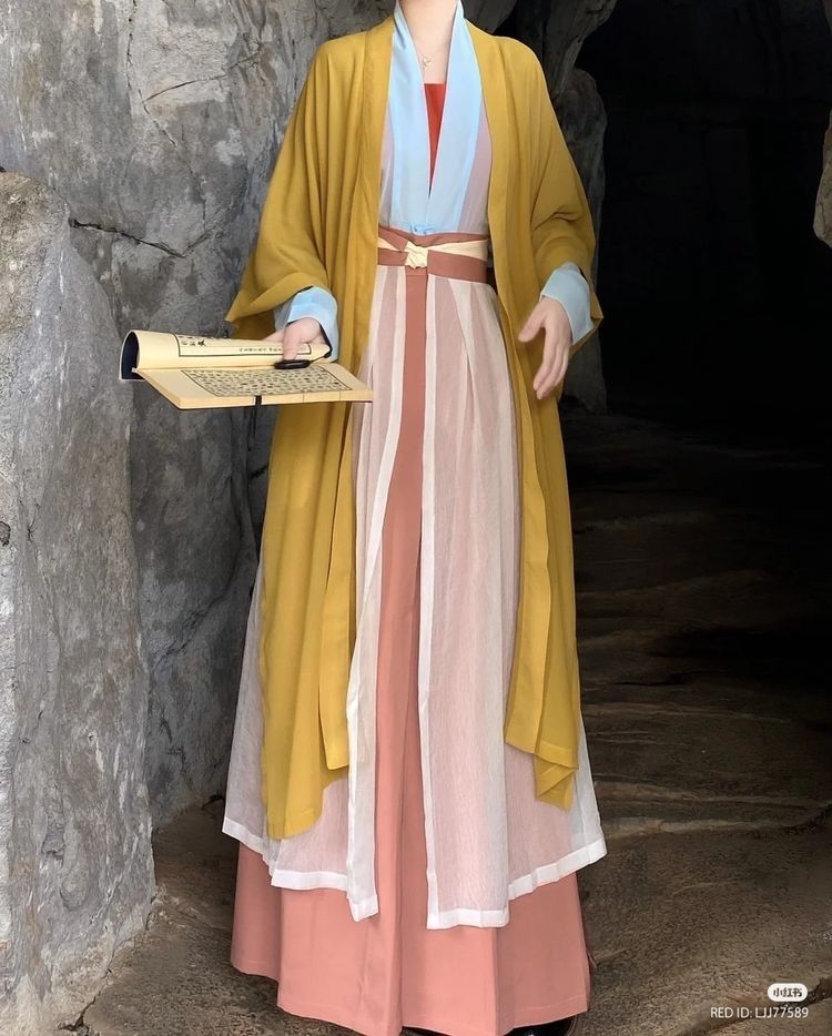 Reconstructing Ming Dynasty Hanfu:A Journey into Traditional Chinese Fashion