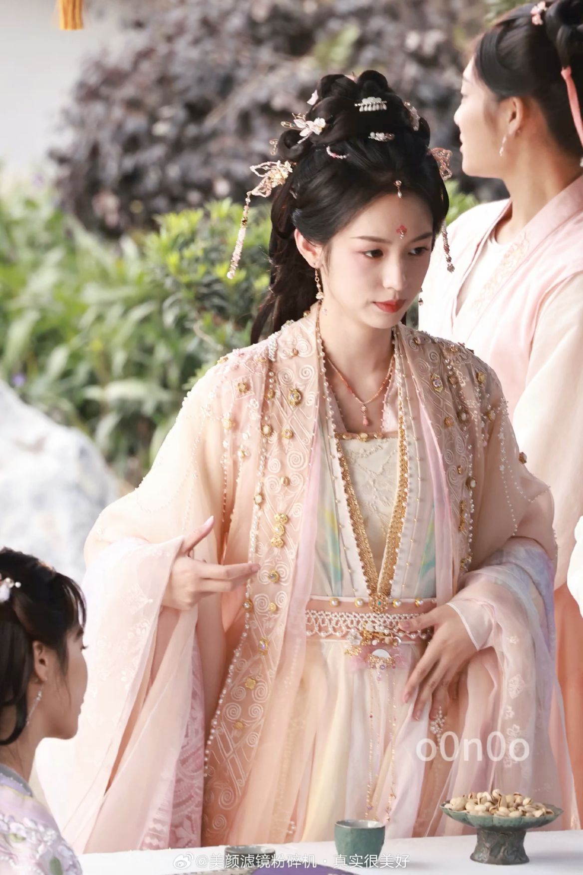 Little Girls Hanfu Cross-Collar Blouse:A Guide to Traditional Elegance Little Girls Hanfu Cross-Collar Blouse:A Guide to Traditional Elegance