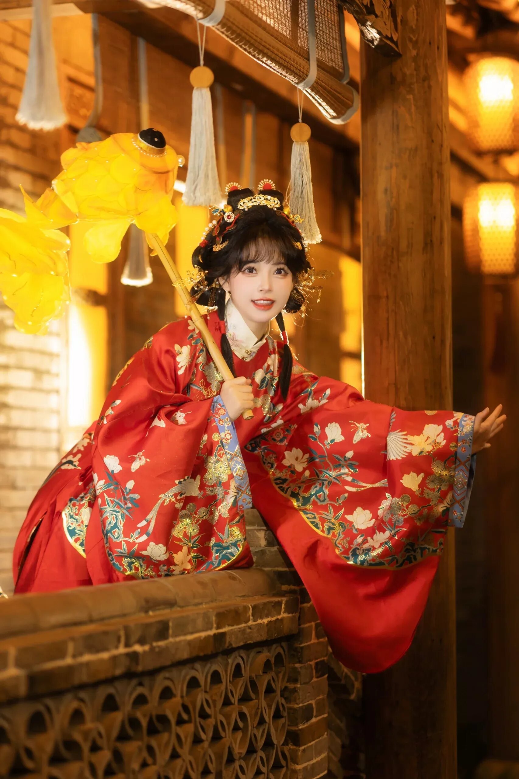 Summer in a Cheongsam:The Revival of Long-sleeved Qipao Fashion Summer in a Cheongsam:The Revival of Long-sleeved Qipao Fashion