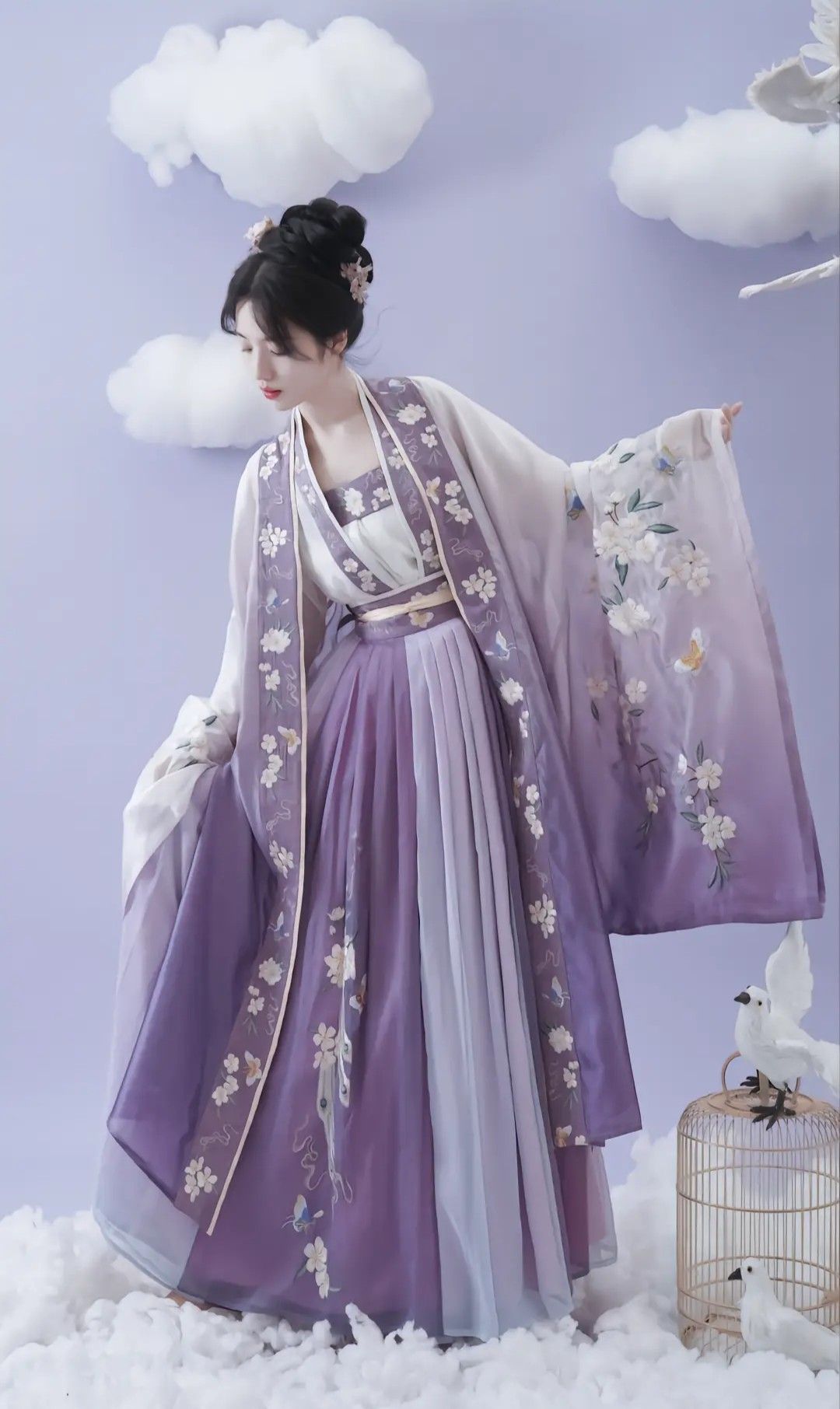 The Rising Popularity of Hanfu among Junior High School Girls