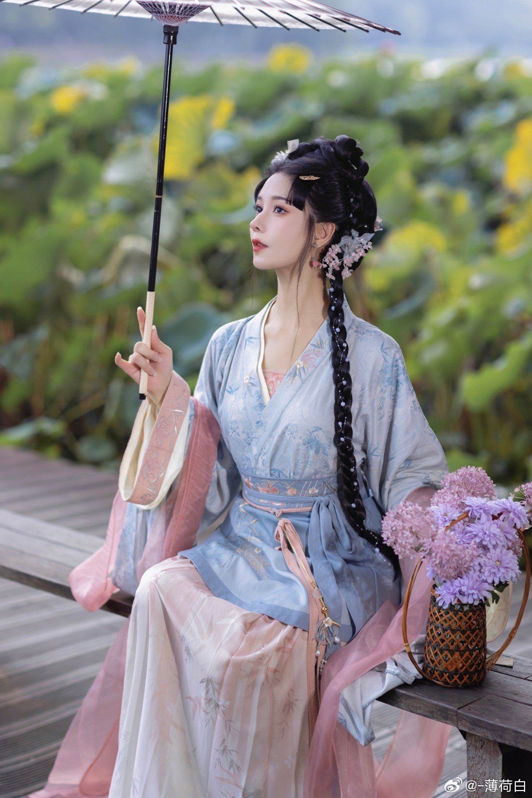 The Charm of Halter-Style Hanfu Dress:A Blend of Traditional Elegance and Modern Glamour