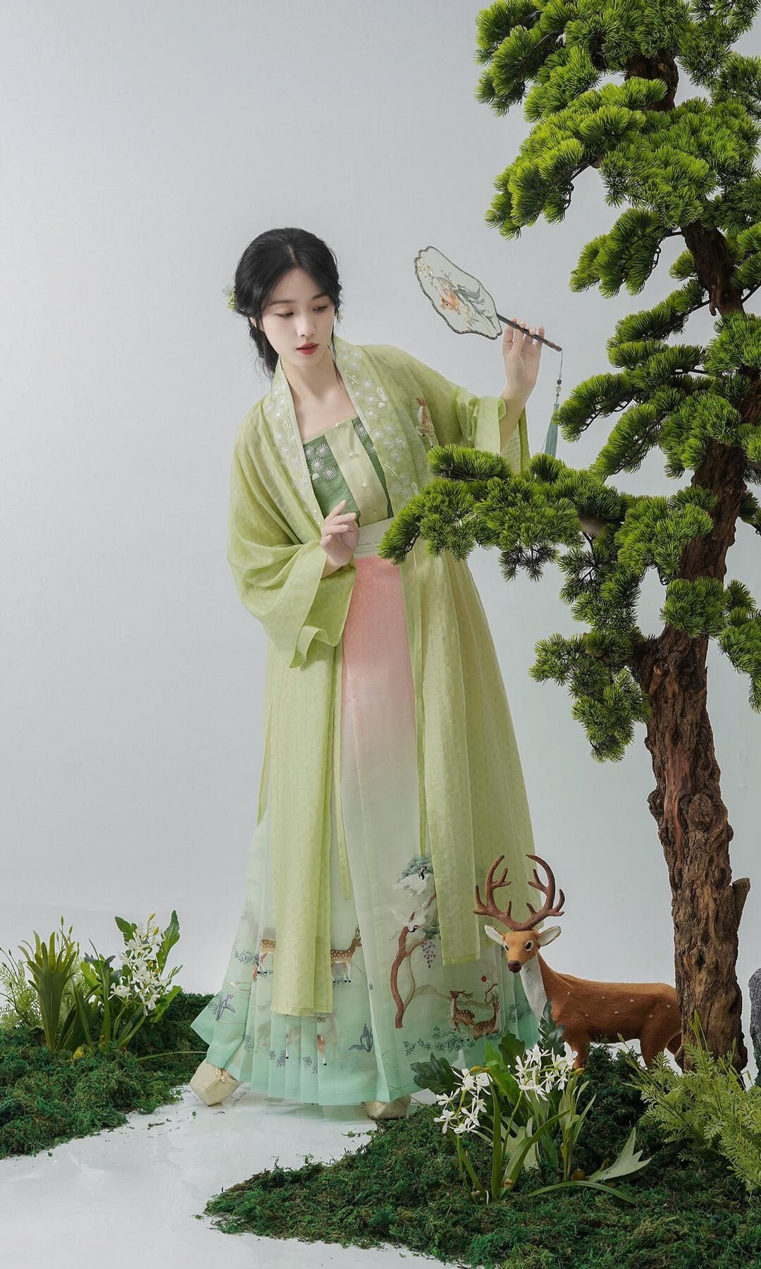 The Dawn of Hanfu:Exploring the Essence of Traditional Chinese Clothing The Dawn of Hanfu:Exploring the Essence of Traditional Chinese Clothing