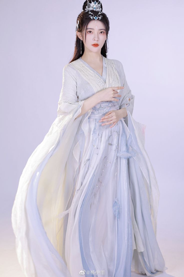 Moon Festival Celebration in Kindergarten:Traditional Hanfu Costumes and Cultural Heritage Moon Festival Celebration in Kindergarten:Traditional Hanfu Costumes and Cultural Heritage
