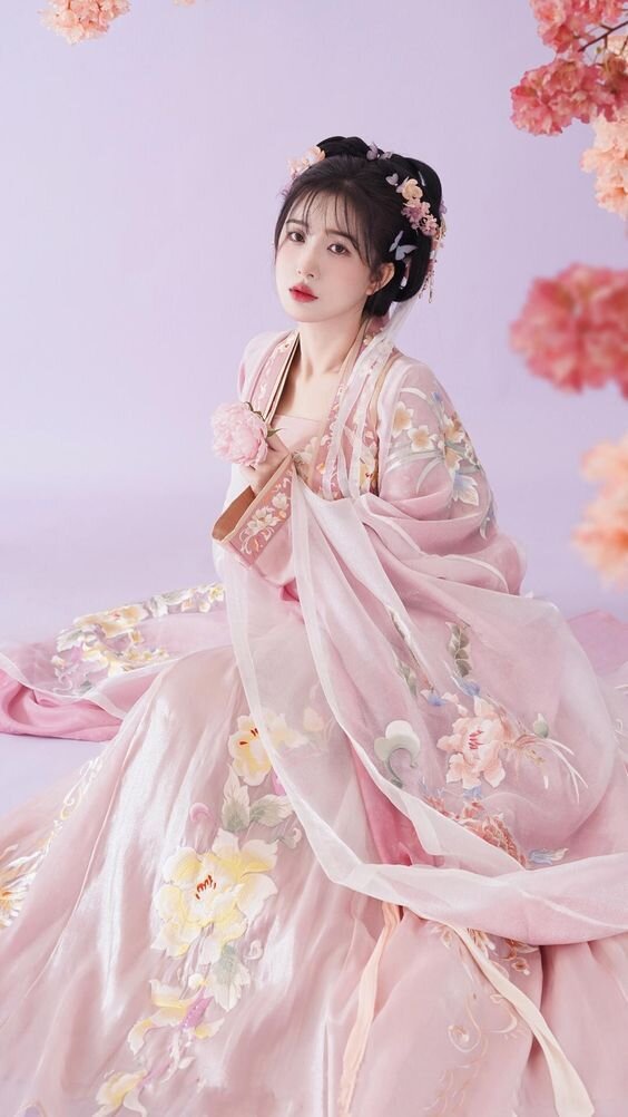 Hanfu Fashion:Exploring the Cultural Significance of Hanqingge Hanfu Fashion:Exploring the Cultural Significance of Hanqingge