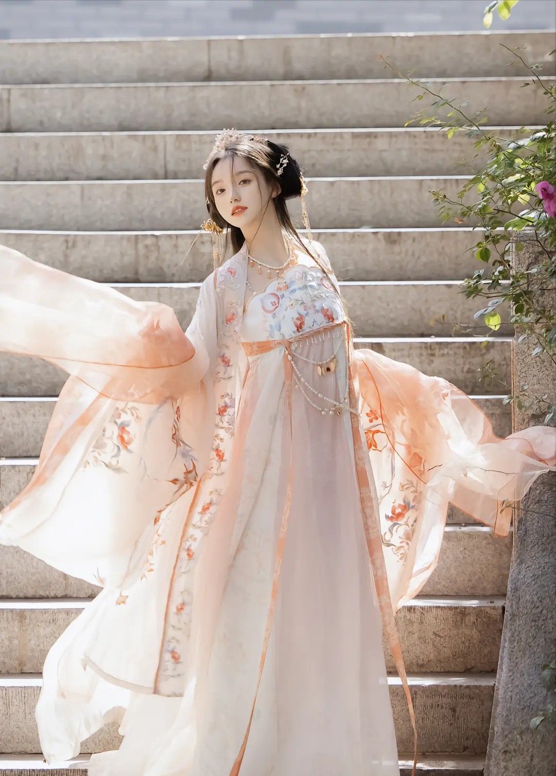 Summer-Friendly Thin Ming-Style Hanfu Clothing for a Comfortable Wear