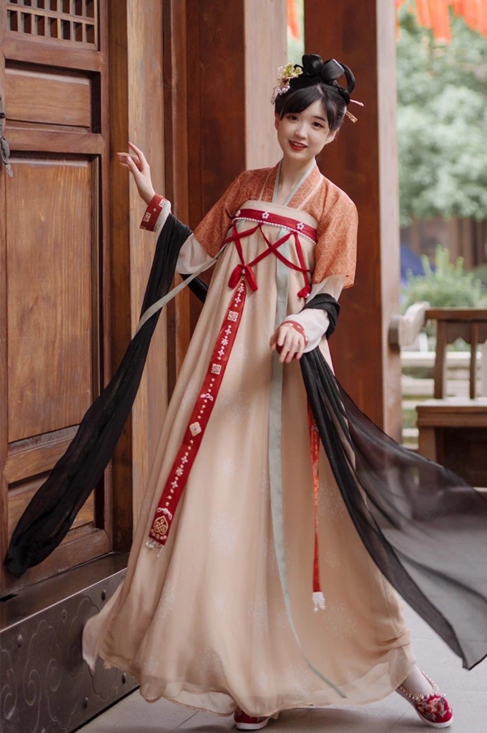 Plus Size Reimagined Qipao with A-Line Skirt:Embracing the Beauty of Curves Plus Size Reimagined Qipao with A-Line Skirt:Embracing the Beauty of Curves