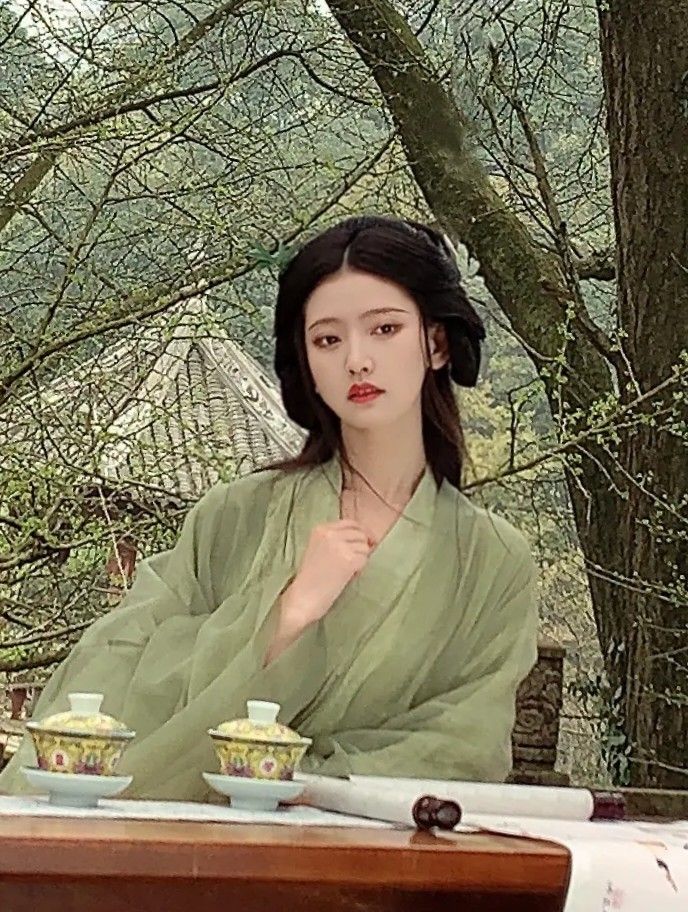 Ancient Style Shoes to Match Traditional Cheongsam:A Guide to Perfection Ancient Style Shoes to Match Traditional Cheongsam:A Guide to Perfection