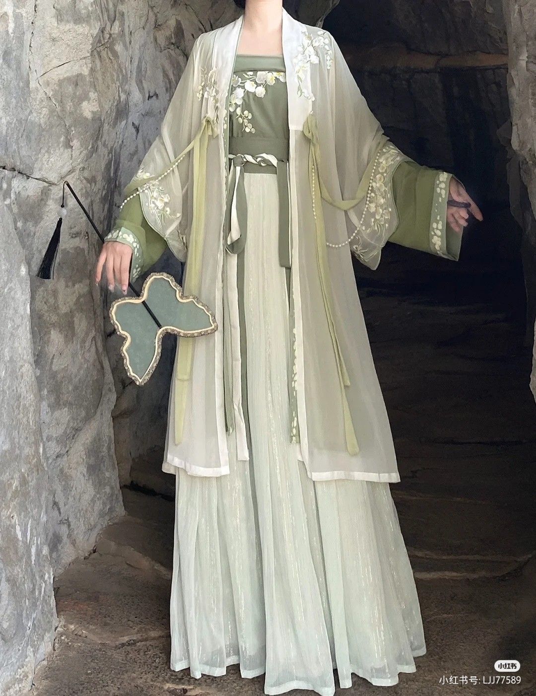 The Summer of an Song Dynasty Hanfu Girl in Song Dynasty The Summer of an Song Dynasty Hanfu Girl in Song Dynasty