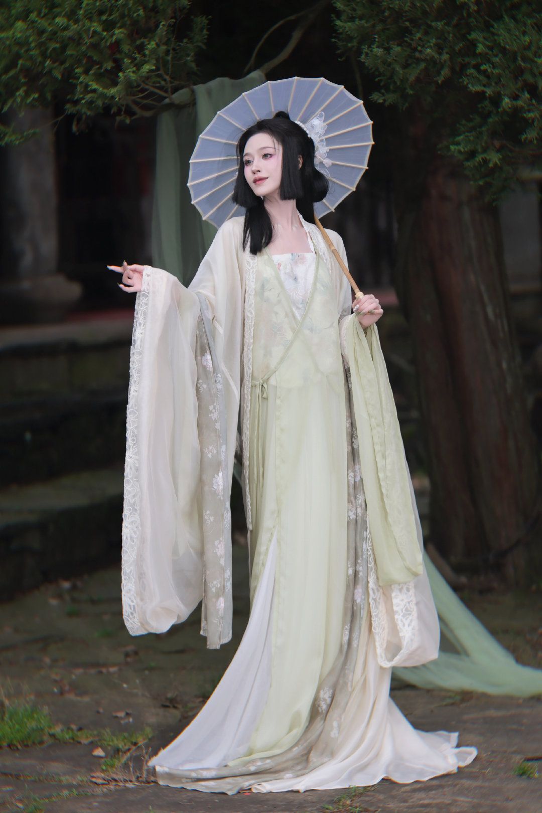 Reimagining the Cheongsam Skirt:Modernizing Traditional Elegance