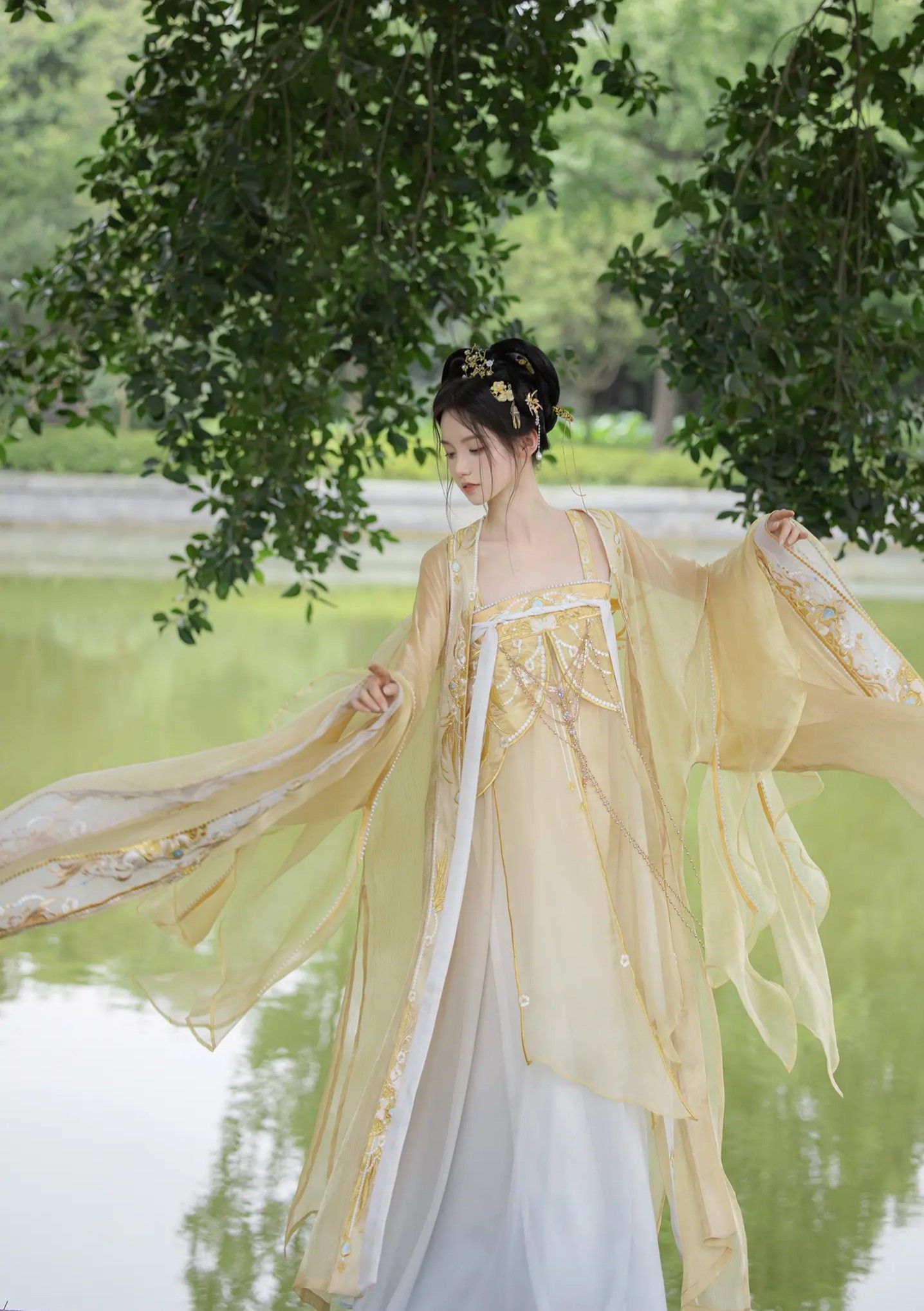 The Story of Xipu Pos Silk Cheongsam The Story of Xipu Pos Silk Cheongsam