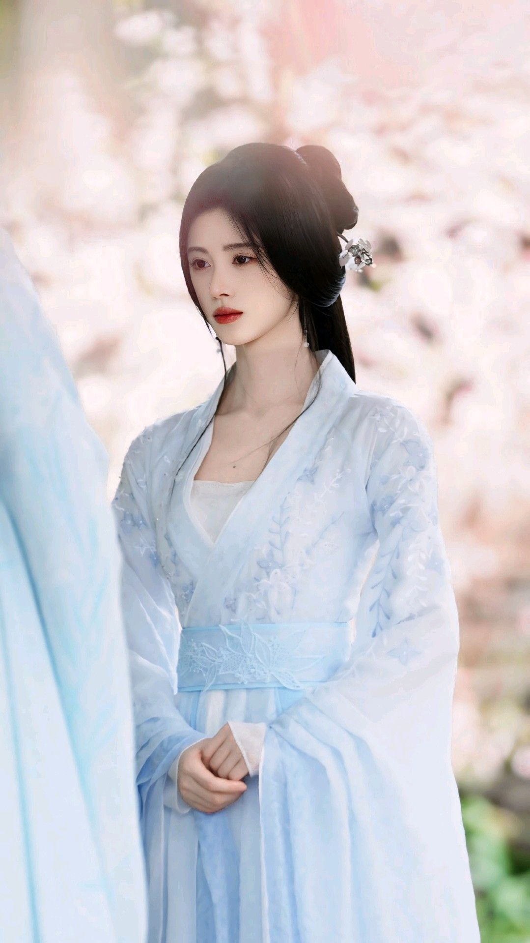 Plump Sisters Embracing Hanfu Fashion:A Journey into the World of Affordable Traditional Elegance Plump Sisters Embracing Hanfu Fashion:A Journey into the World of Affordable Traditional Elegance