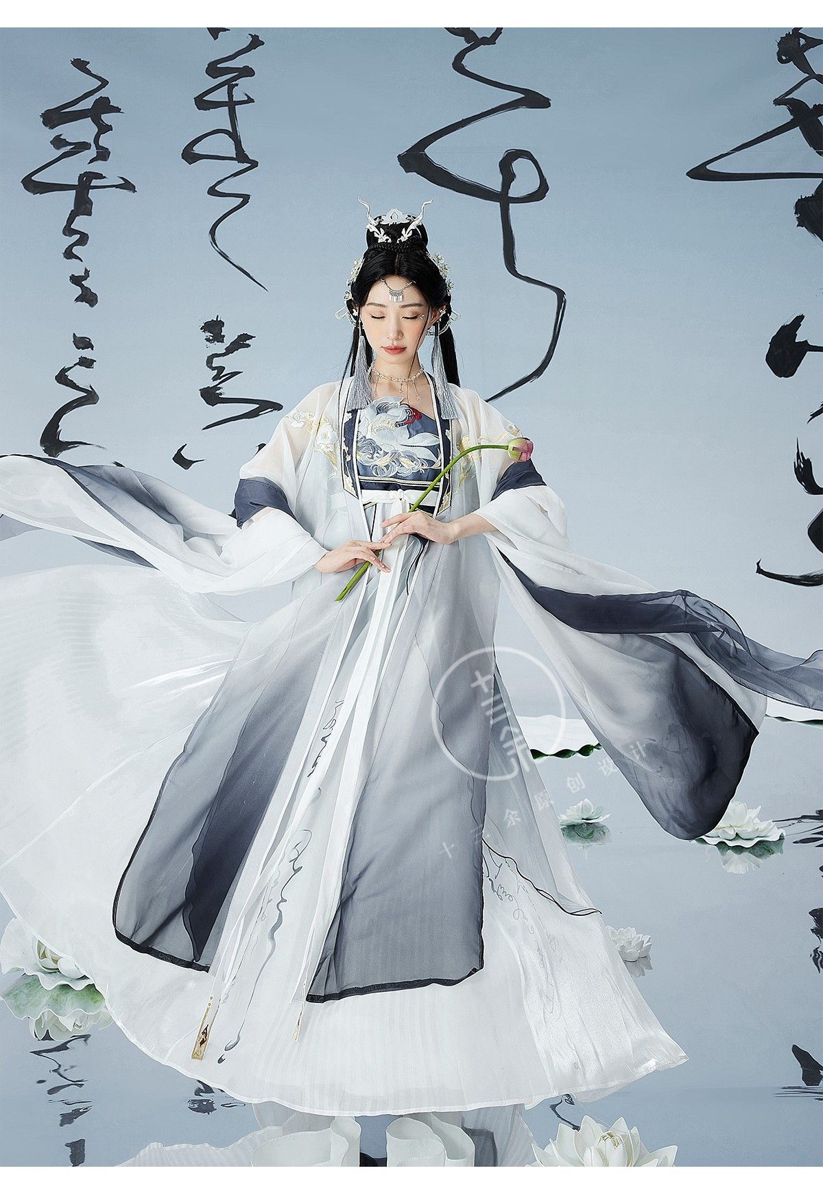 The Revival of Cheongsam and Cloth Shoes:A Cultural Journey The Revival of Cheongsam and Cloth Shoes:A Cultural Journey