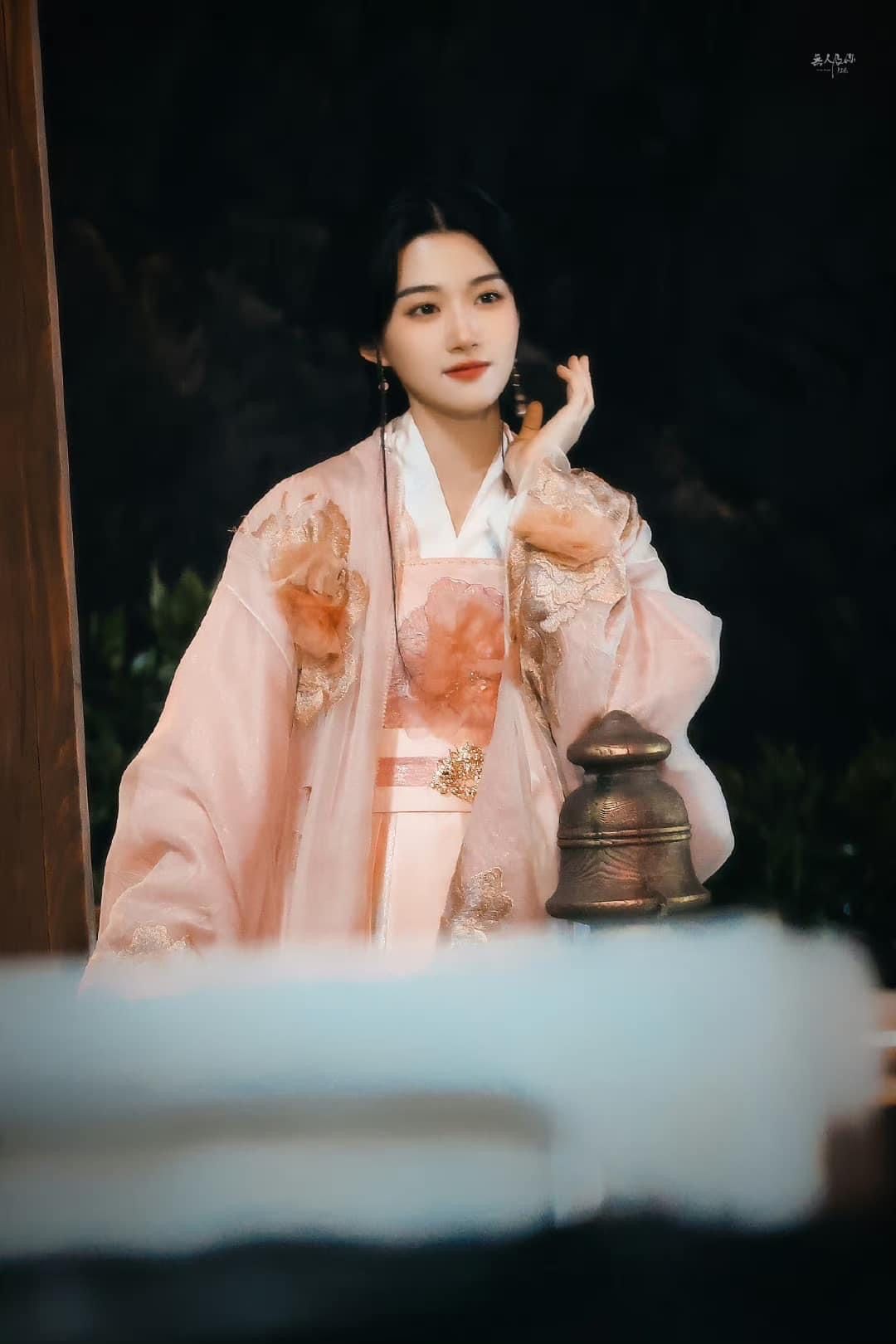 Introducing Childrens Hanfu:The Beginners Guide to Traditional Chinese Fashion for Kids Introducing Childrens Hanfu:The Beginners Guide to Traditional Chinese Fashion for Kids