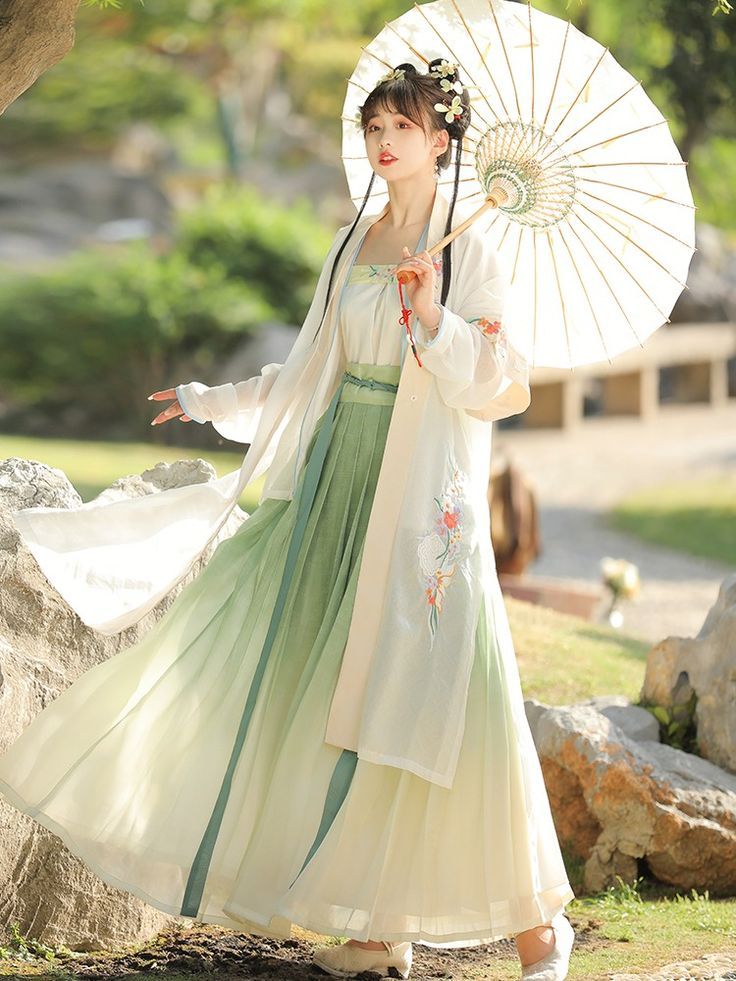 Maternal and Child Qipao Fashion:The Allure of Maternity-Child Match in Traditional Chinese Attire Maternal and Child Qipao Fashion:The Allure of Maternity-Child Match in Traditional Chinese Attire