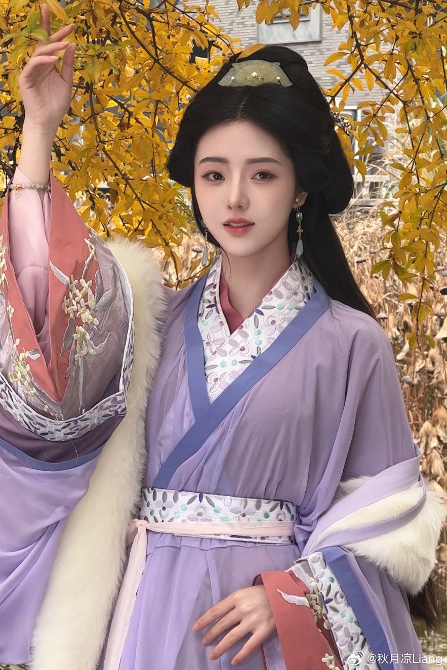 Reimagining the Cheongsam for the Petite Girl:A Journey of Embracing Traditional Elegance Reimagining the Cheongsam for the Petite Girl:A Journey of Embracing Traditional Elegance