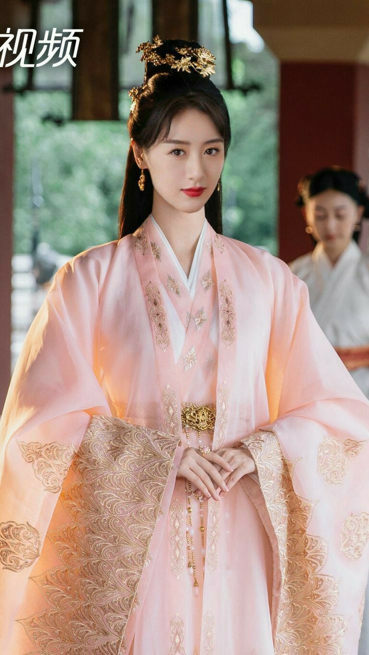Traditional Elegance:Womens Tangzhuang Fashion for Autumn-Winter 2023 Traditional Elegance:Womens Tangzhuang Fashion for Autumn-Winter 2023