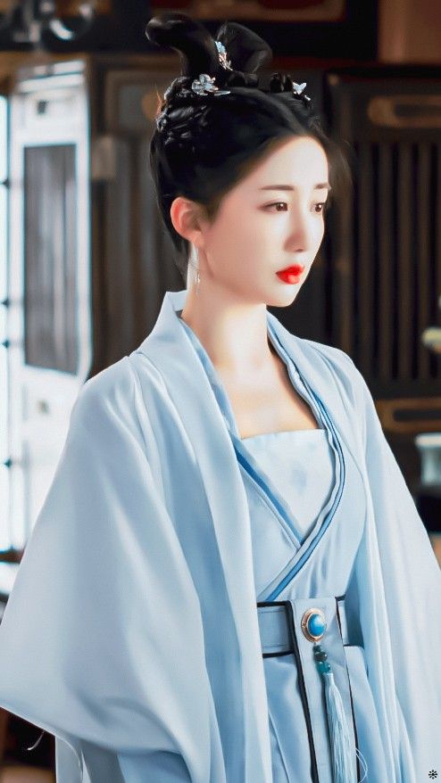The Allure of Cheongsam Women:Chinese Traditional Style in the Era of Republic of China The Allure of Cheongsam Women:Chinese Traditional Style in the Era of Republic of China
