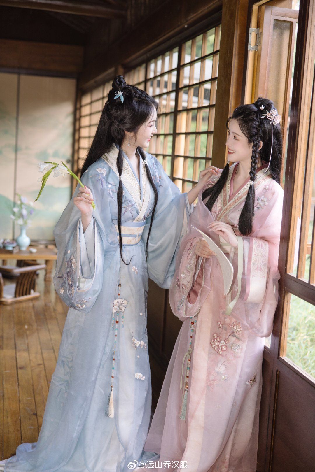 Vibrant Yellow Traditional Chinese Childrens Tang Suit:A Cultural Journey Vibrant Yellow Traditional Chinese Childrens Tang Suit:A Cultural Journey