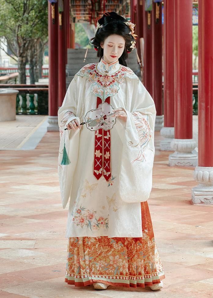 2024 New Fashion:The Rise of Traditional Elegance in Hanfu情侣装 2024 New Fashion:The Rise of Traditional Elegance in Hanfu情侣装