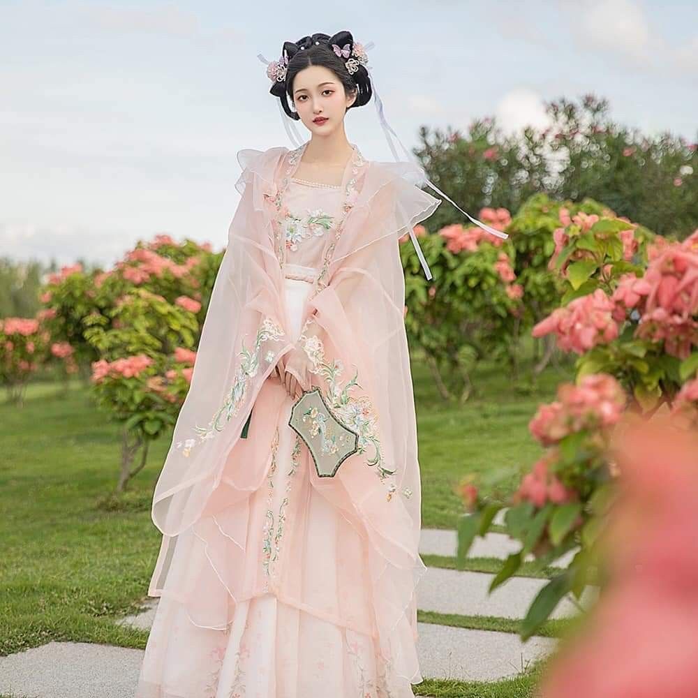 Summer Elegance:The Enchanting Journey of Hanfu Fashion for Women in Ancient Style Summer Elegance:The Enchanting Journey of Hanfu Fashion for Women in Ancient Style