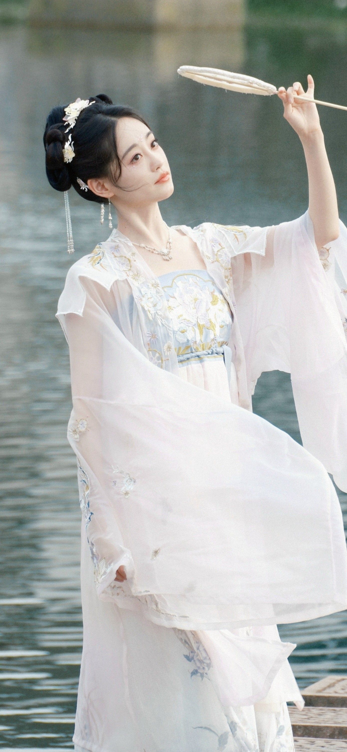 Embracing the Elegance of Cheongsam and High Heels:A Journey into Wide-footed Fashion Embracing the Elegance of Cheongsam and High Heels:A Journey into Wide-footed Fashion