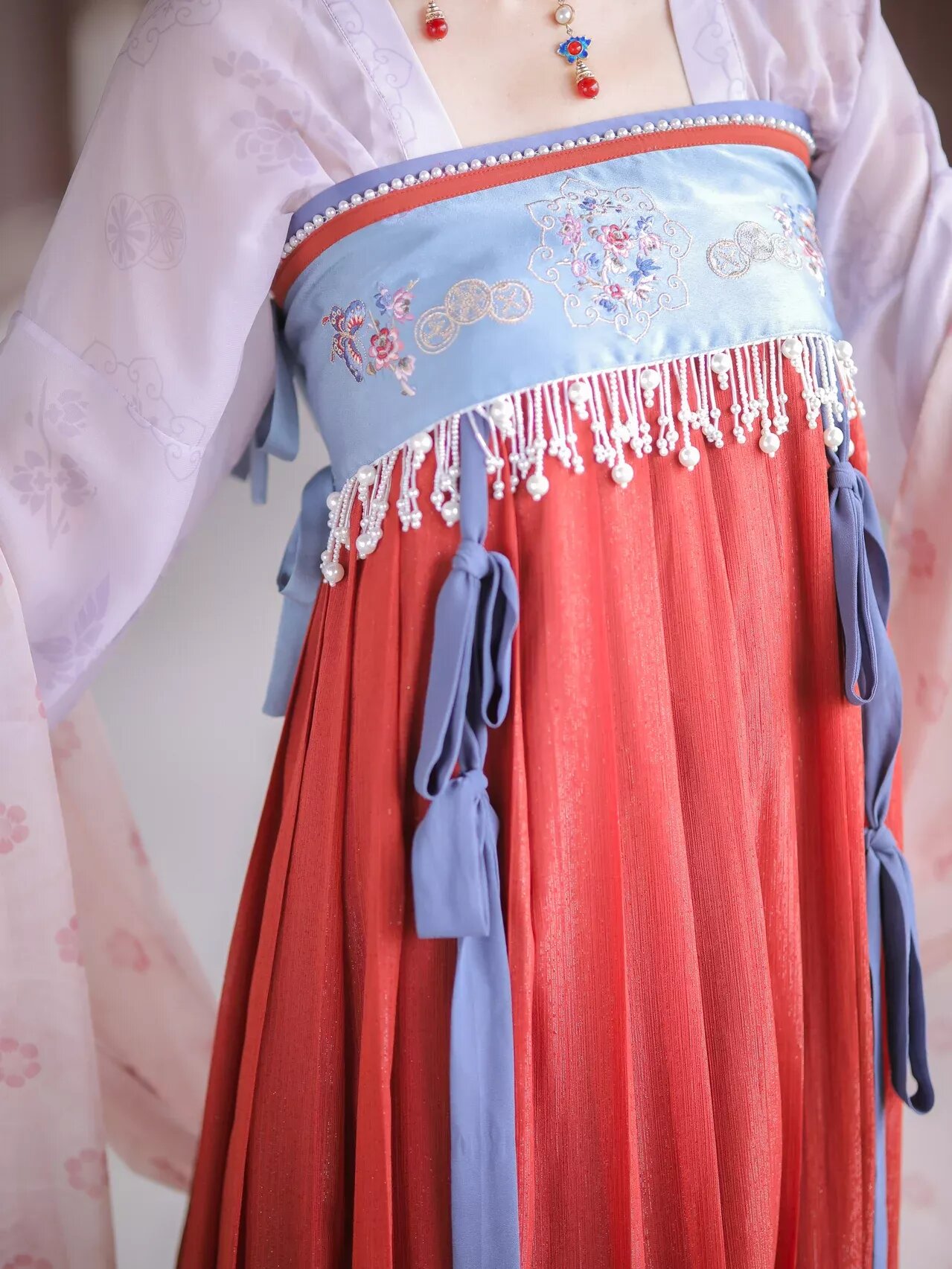 The Lotus Notes:A Journey into the World of Hanfu Fashion The Lotus Notes:A Journey into the World of Hanfu Fashion