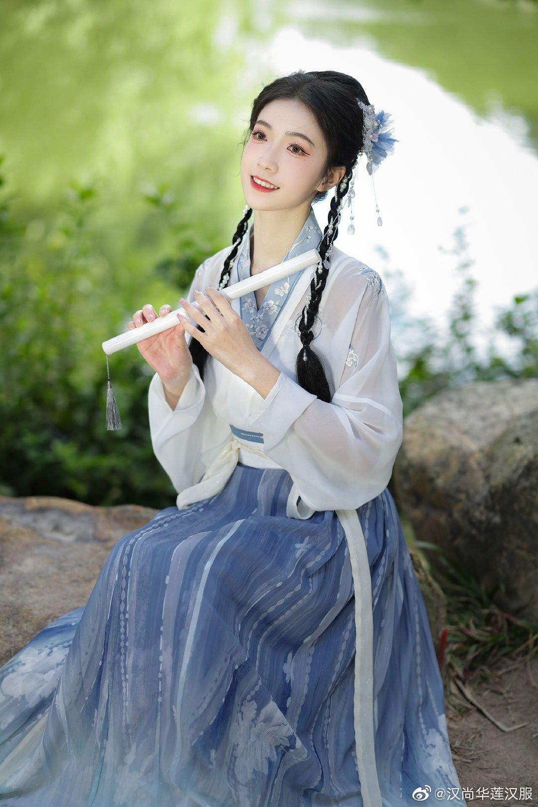 The Cultural Journey of a Baby Girls First Birthday in Traditional Hanfu Clothing