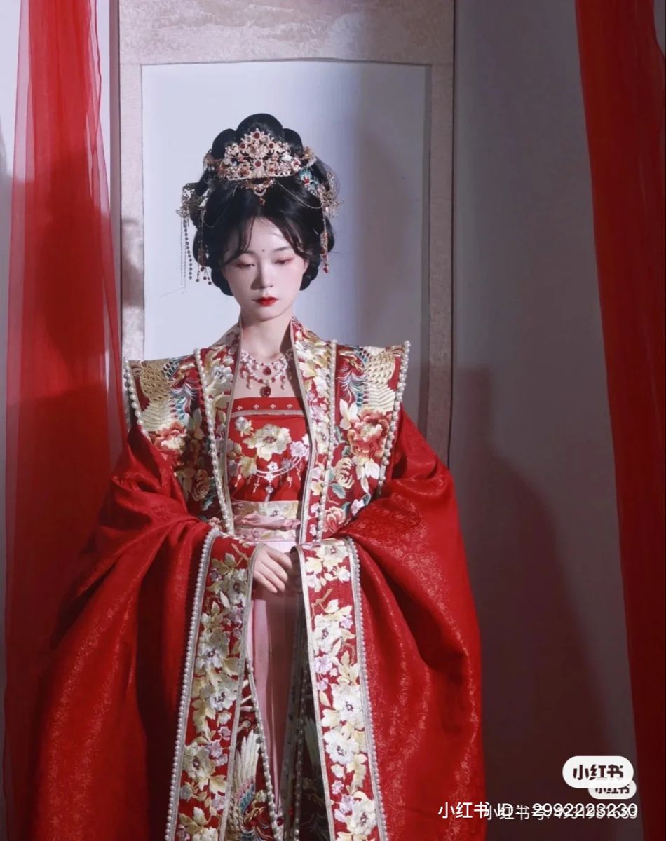 Ethereal Elegance of Hanfu-Inspired Girls Fashion:A Journey into the World of Fairy-Like Grandeur