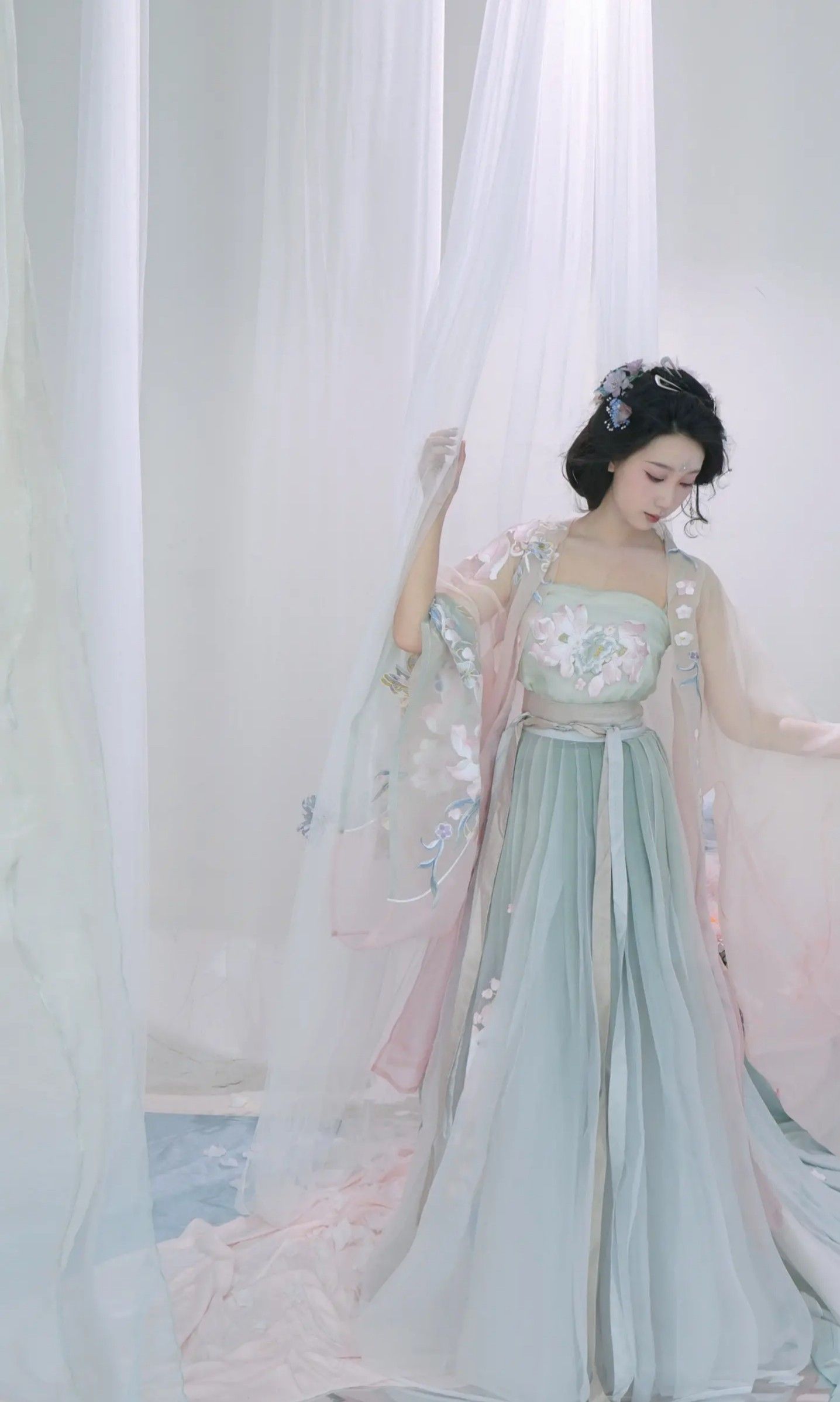 Summer Lightweight Hanfu Skirt for Girls:A Guide to the Best Options Summer Lightweight Hanfu Skirt for Girls:A Guide to the Best Options