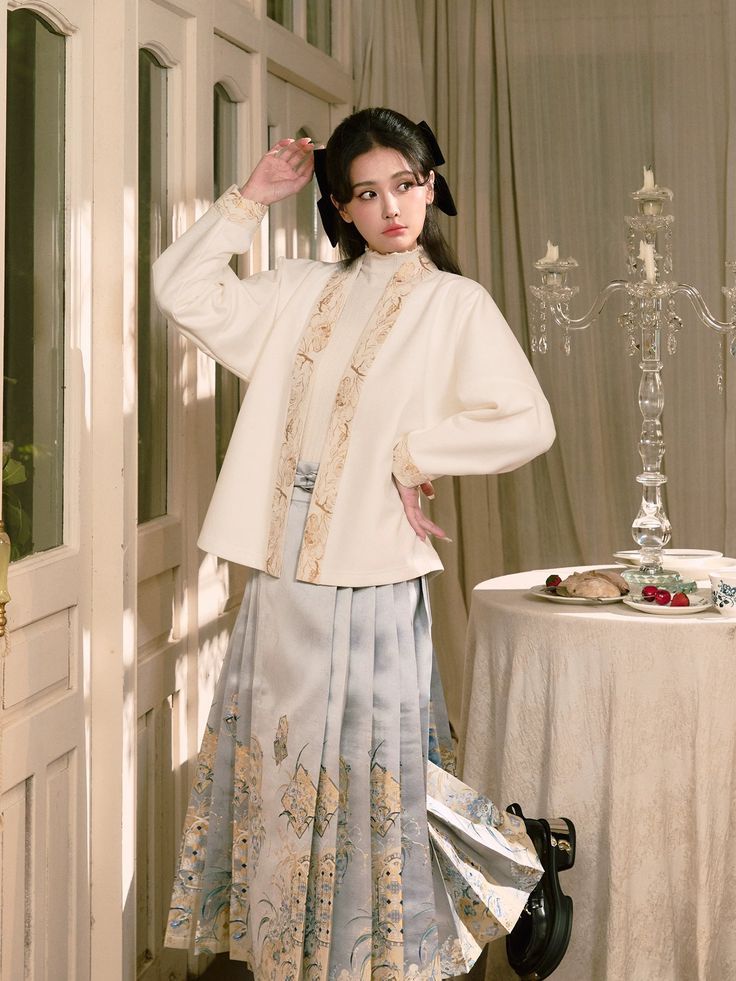 The Splendid Charm of Long Flower-Patterned Cheongsam with its Vibrant Chevrons The Splendid Charm of Long Flower-Patterned Cheongsam with its Vibrant Chevrons