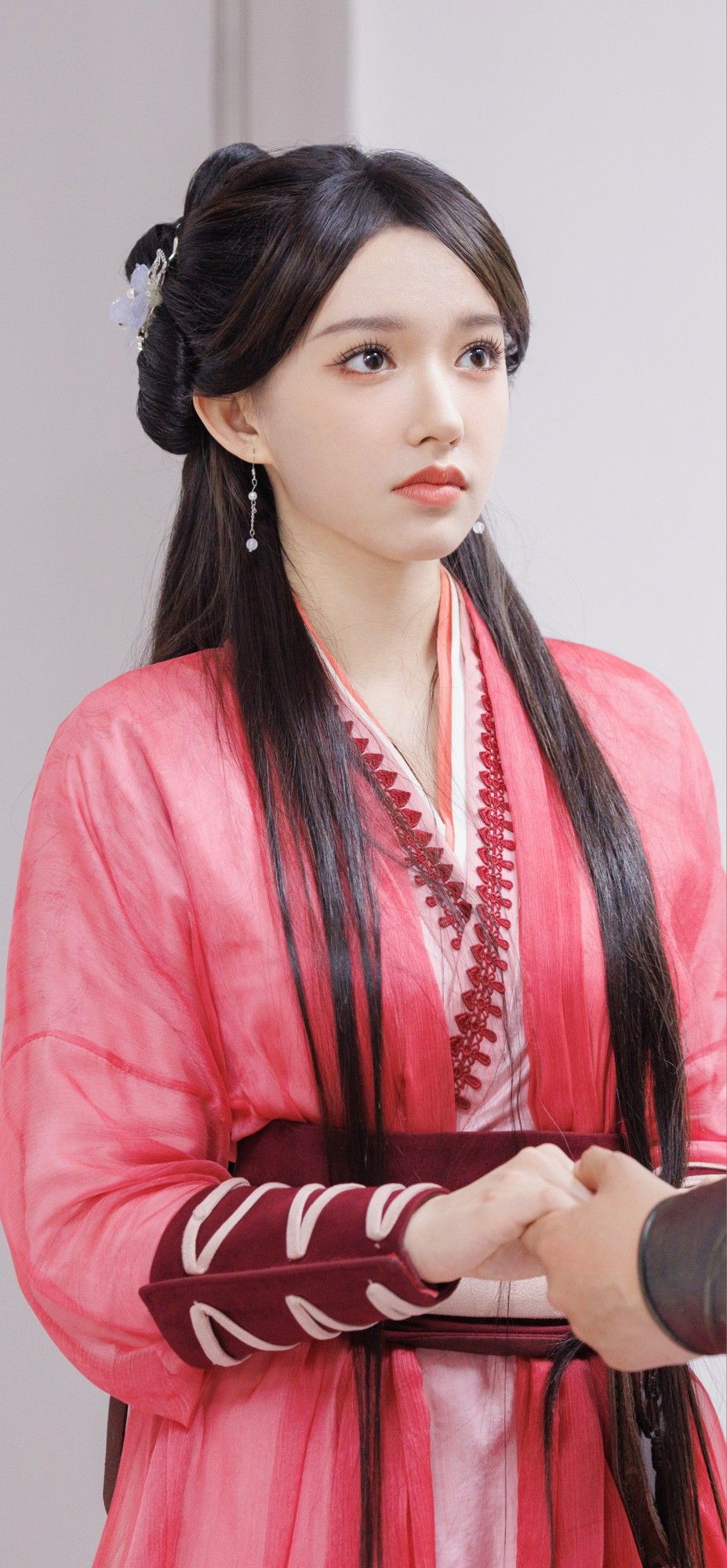 The Perfect Shoes for Pairing with Hanfu Skirts:A Guide to Traditional and Modern Options The Perfect Shoes for Pairing with Hanfu Skirts:A Guide to Traditional and Modern Options