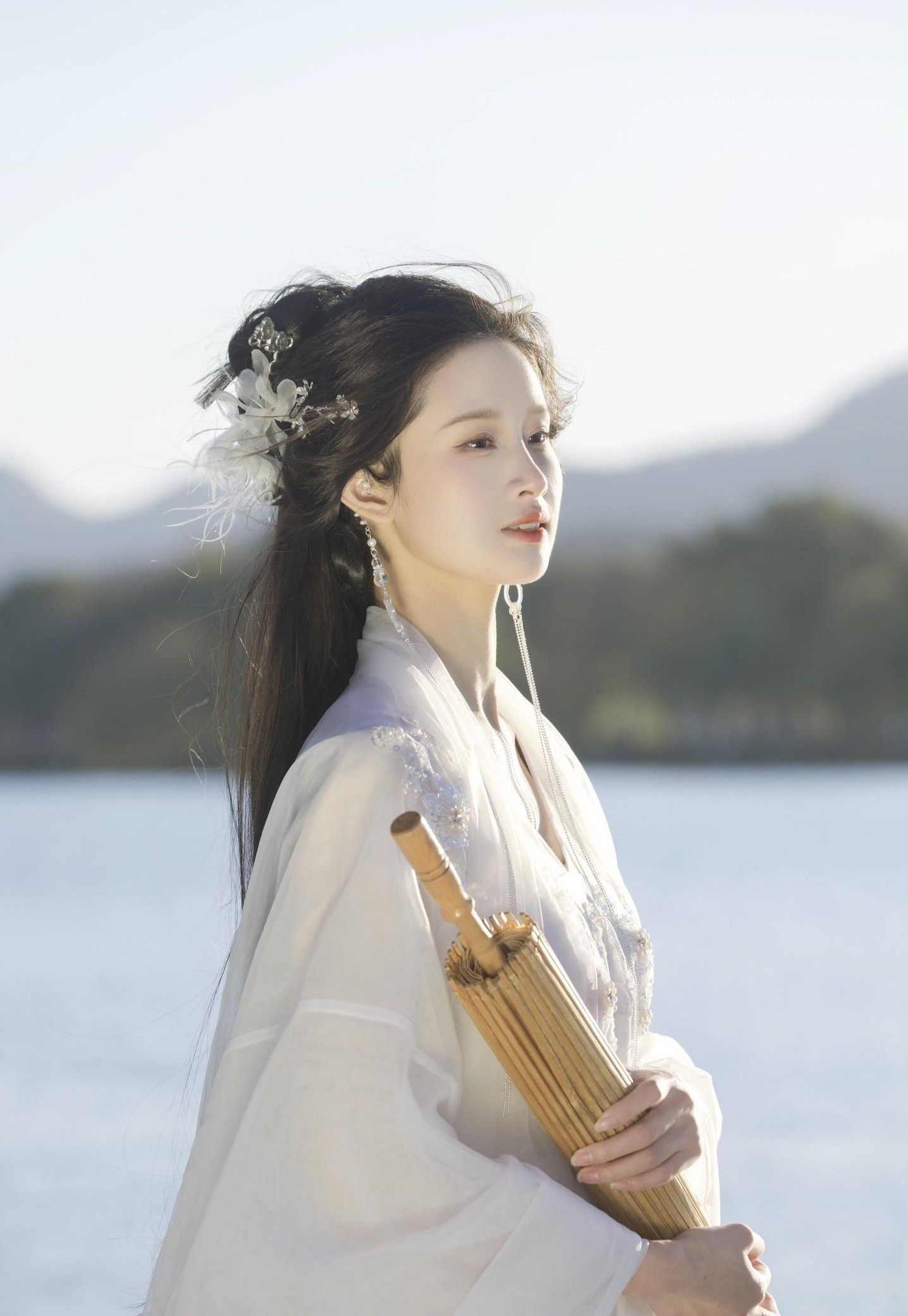 Hanfu Fashion in鞠婧祎s Junan Chronicle:Exploring the Allure of Traditional Chinese Attire Hanfu Fashion in鞠婧祎s Junan Chronicle:Exploring the Allure of Traditional Chinese Attire