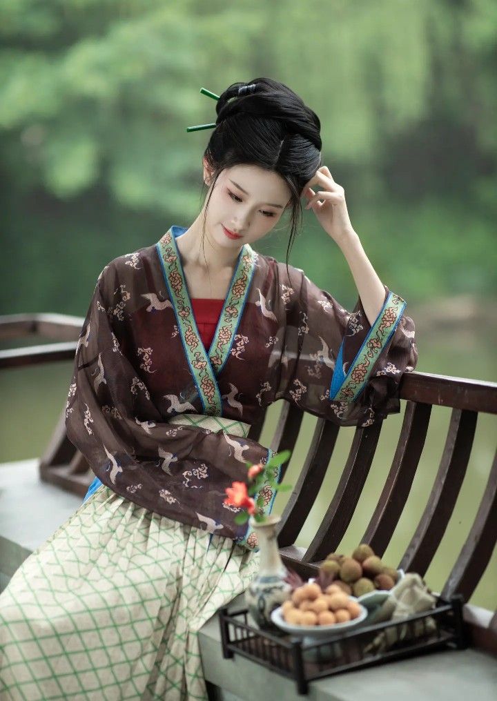 Plus-Size Cheongsam Skirts:Embracing Traditional Elegance