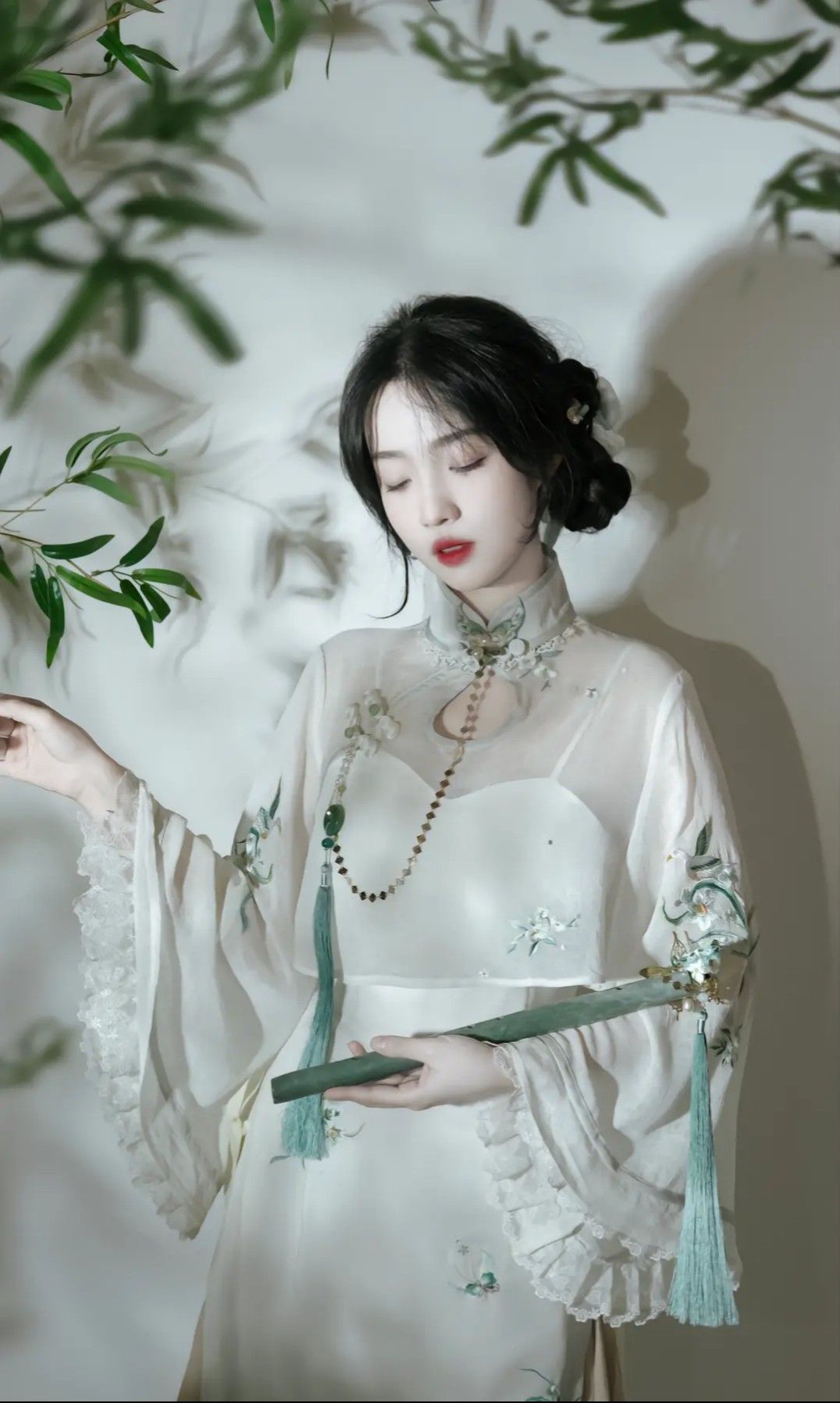 The Enigma of a Hanfu Martial Arts Dame with a Sword of Legends