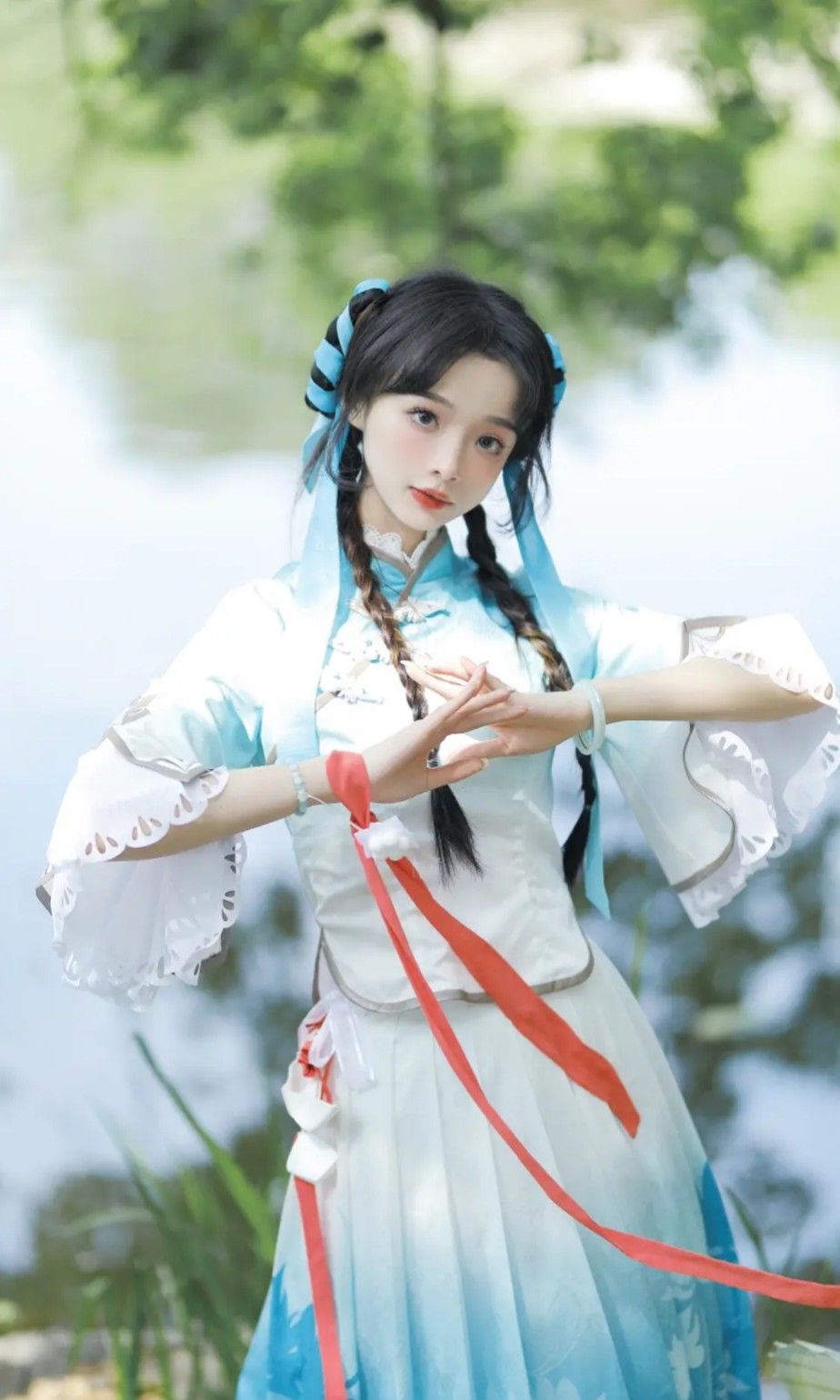 Stylish Qipao for 40-Year-Old Women:A Guide to Selecting the Perfect Fit Stylish Qipao for 40-Year-Old Women:A Guide to Selecting the Perfect Fit