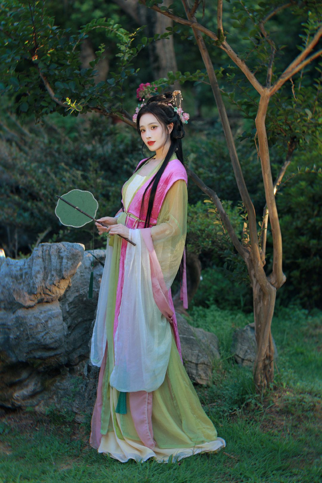 The Elegance of Hangzhous Mǎmiàn Skirt:A Cultural Journey Through Traditional Chinese Dress The Elegance of Hangzhous Mǎmiàn Skirt:A Cultural Journey Through Traditional Chinese Dress