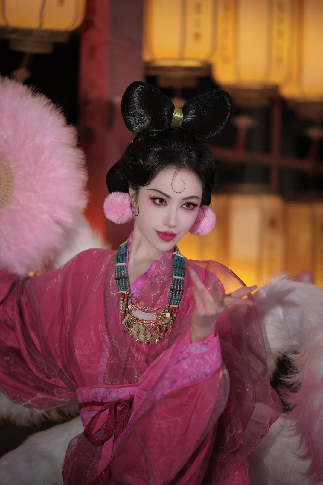 Girls Traditional New Years Clothes:The Charm of Ma-Face Skirt Girls Traditional New Years Clothes:The Charm of Ma-Face Skirt