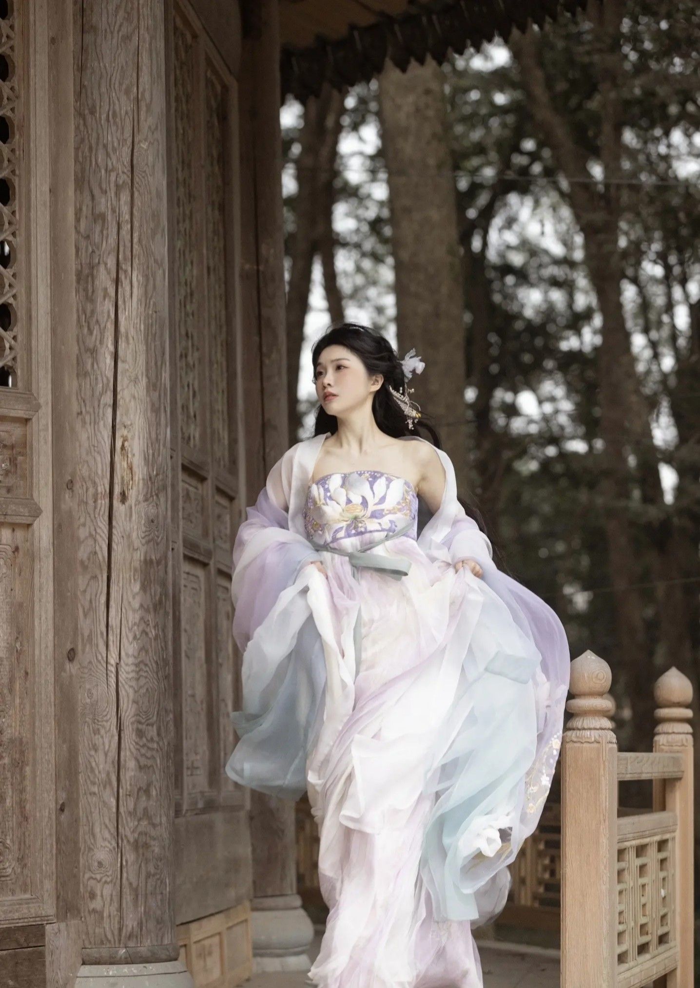 The Literary and Artistic Charm of Qipao in the Republic of China Era The Literary and Artistic Charm of Qipao in the Republic of China Era