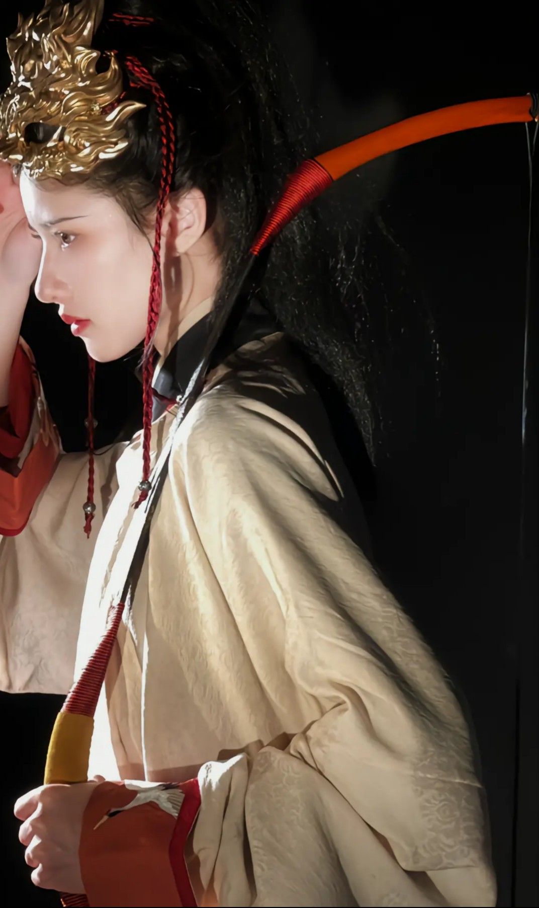 Summer Elegance in a Chinese Traditional:The Red Willing in the Waisted Hanfu Dress