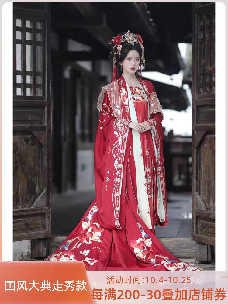 Petite Silk Cheongsam:The Essence of Traditional Elegance Petite Silk Cheongsam:The Essence of Traditional Elegance