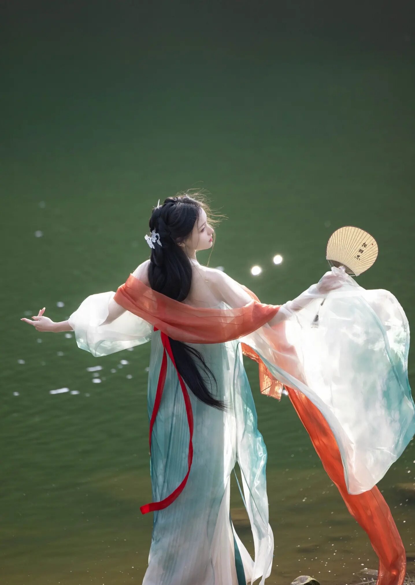 The Elegance of White Hanfu Traditional Chinese Clothing The Elegance of White Hanfu Traditional Chinese Clothing