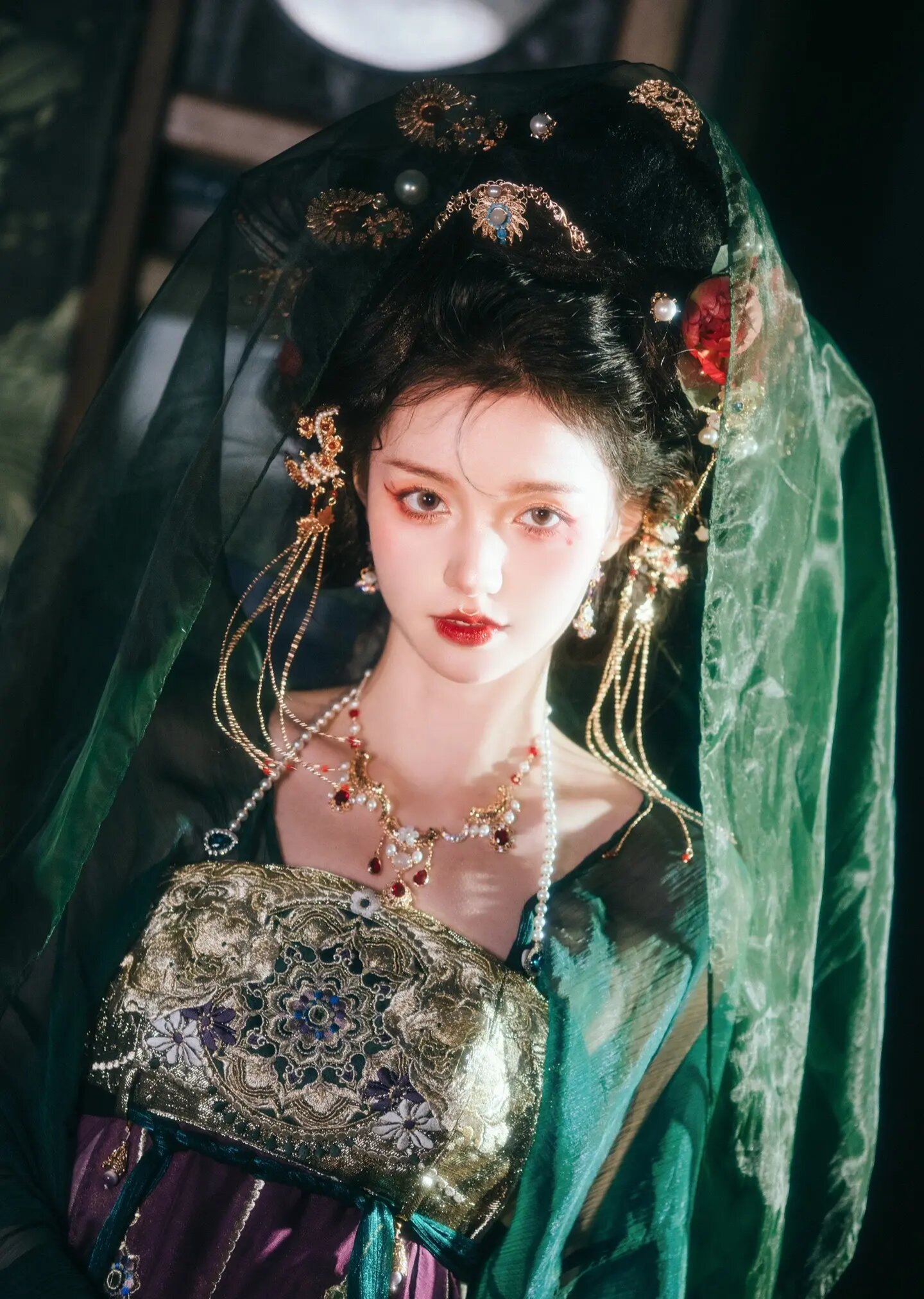 Embracing the Sleeveless Cheongsam Blouse:A Fashionable Evolution Embracing the Sleeveless Cheongsam Blouse:A Fashionable Evolution