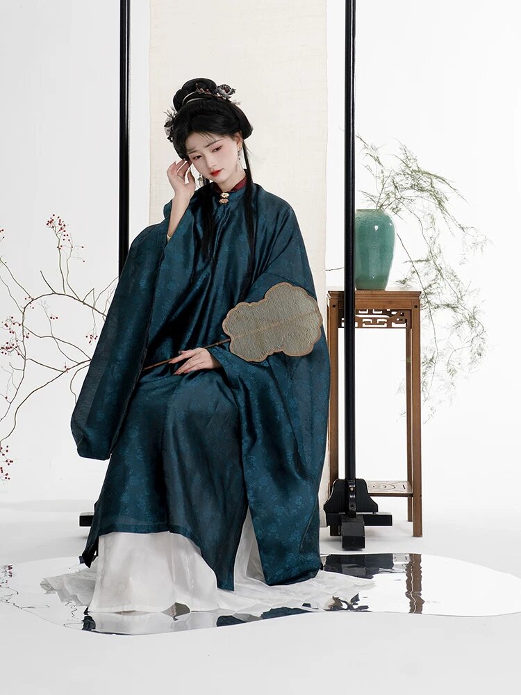 Maternal-Child Qipao Uniforms:The Bond of a Mother and Daughter in Traditional Elegance Maternal-Child Qipao Uniforms:The Bond of a Mother and Daughter in Traditional Elegance