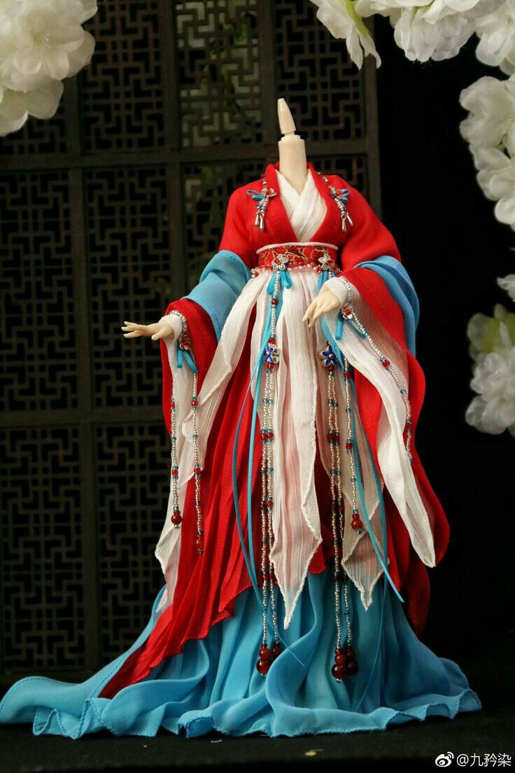 The Red Hanfu Hairband:A Glint of Traditional Elegance The Red Hanfu Hairband:A Glint of Traditional Elegance